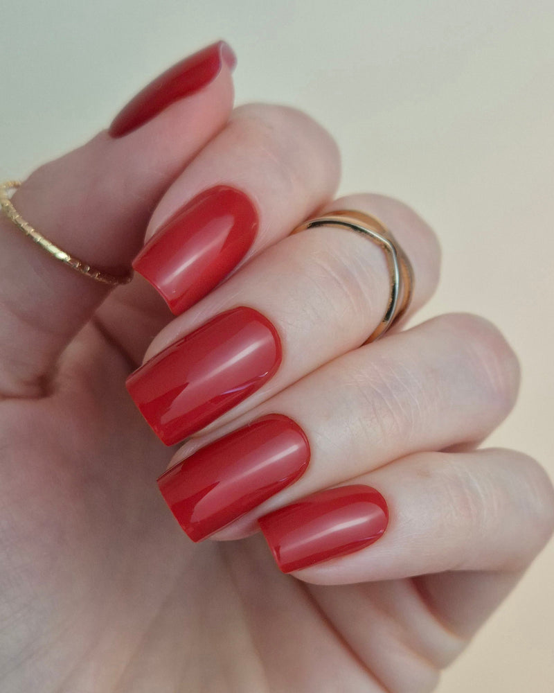Sheesh Nails Nagelfolien in klassischem Rot – hochglänzende rote Maniküre im Salon-Look, perfekte Passform und langanhaltender Glanz für elegante Nägel zuhause.
