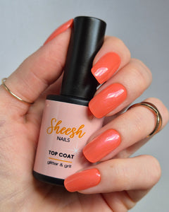 Sheesh Nails – Glitter & Grit Top Coat – glänzender Überlack mit feinen Glitzerpartikeln für extra Strahlkraft und langanhaltenden Schutz. Verleiht jeder Maniküre ein schimmerndes Finish und versiegelt Sheesh Nails Nagelfolien dauerhaft. Ideal für funkelnde Nail-Looks, Partys und besondere Anlässe.