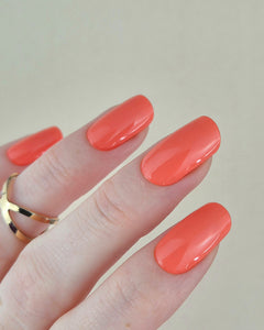 Sheesh Nails – Blood Orange Mimosa – leuchtend orangefarbene Nagelfolien mit warmem, sommerlichem Glanz. Perfekte Passform und langlebiger Halt für einen frischen, trendigen Look mit auffälliger Eleganz. Ideal für sonnige Tage, Urlaubsstimmung und gepflegte Nägel mit Gute-Laune-Vibe.