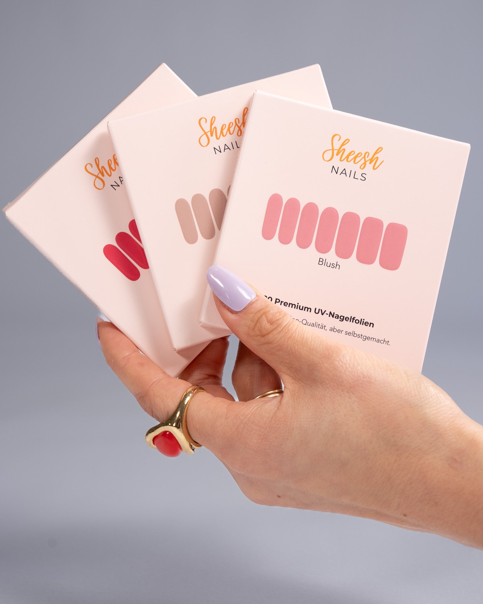 Sheesh Nails – 3er Set – drei stilvolle Nagelfolien-Sets in harmonisch abgestimmten Trendfarben. Perfekte Passform und starker Halt für vielseitige, elegante Maniküren – ideal zum Kombinieren, Verschenken oder für jeden Anlass.