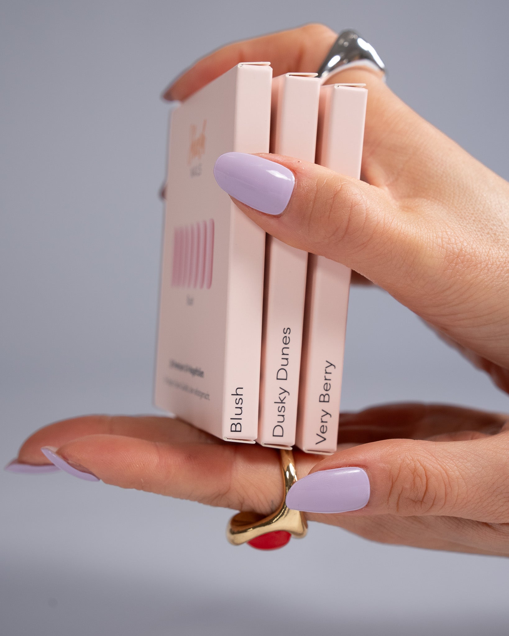 Sheesh Nails – 3er Set – drei stilvolle Nagelfolien-Sets in harmonisch abgestimmten Trendfarben. Perfekte Passform und starker Halt für vielseitige, elegante Maniküren – ideal zum Kombinieren, Verschenken oder für jeden Anlass.