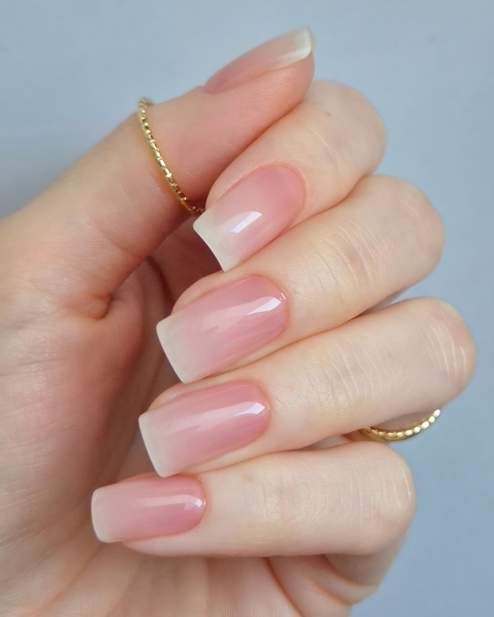 künstliche nägel von kiss French Kiss – UV-Nagelfolien im natürlichen French-Look