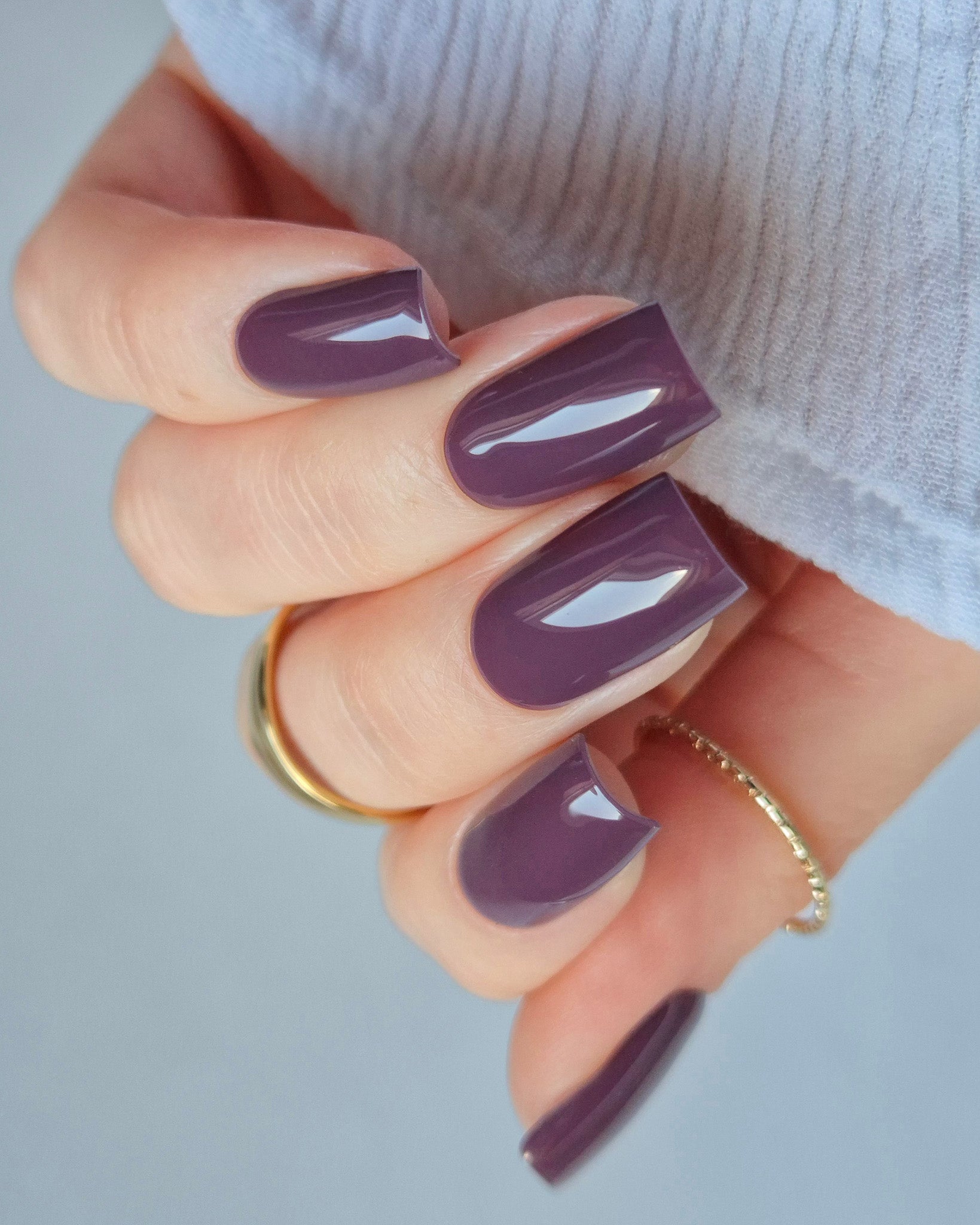 Sheesh Nails Nagelfolien in Mauve – elegante, hochglänzende Maniküre im warmen Lilaton, perfekt für den Herbst-Look. Langlebige Nagelfolien mit makelloser Passform und professionellem Glanz für gepflegte Nägel zuhause.
