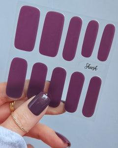 Sheesh Nails Nagelfolien in Mauve – elegante, hochglänzende Maniküre im warmen Lilaton, perfekt für den Herbst-Look. Langlebige Nagelfolien mit makelloser Passform und professionellem Glanz für gepflegte Nägel zuhause.
