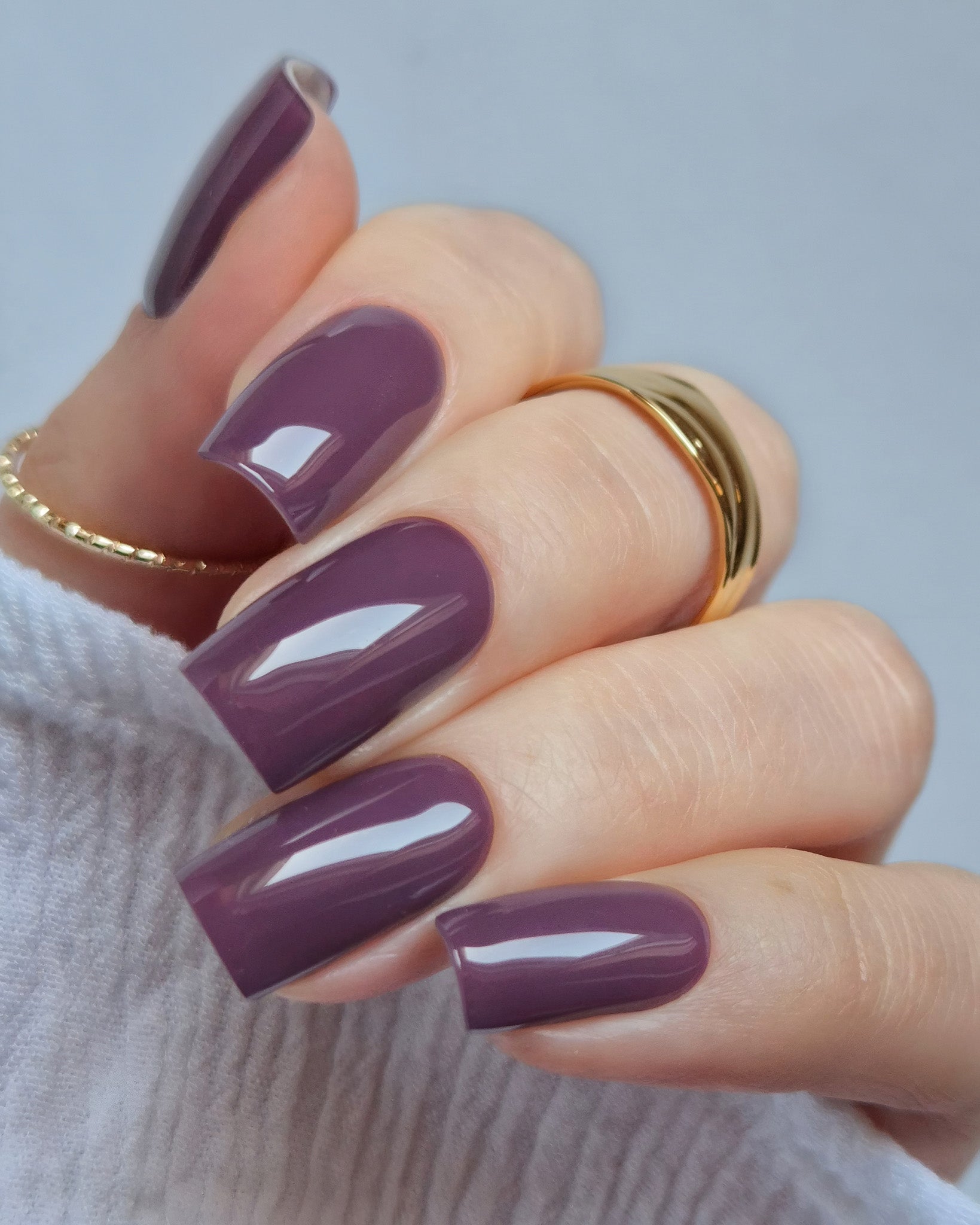 Sheesh Nails Nagelfolien in Mauve – elegante, hochglänzende Maniküre im warmen Lilaton, perfekt für den Herbst-Look. Langlebige Nagelfolien mit makelloser Passform und professionellem Glanz für gepflegte Nägel zuhause.