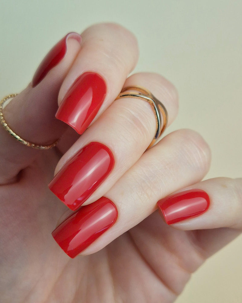 Sheesh Nails Nagelfolien in klassischem Rot – hochglänzende rote Maniküre im Salon-Look, perfekte Passform und langanhaltender Glanz für elegante Nägel zuhause.