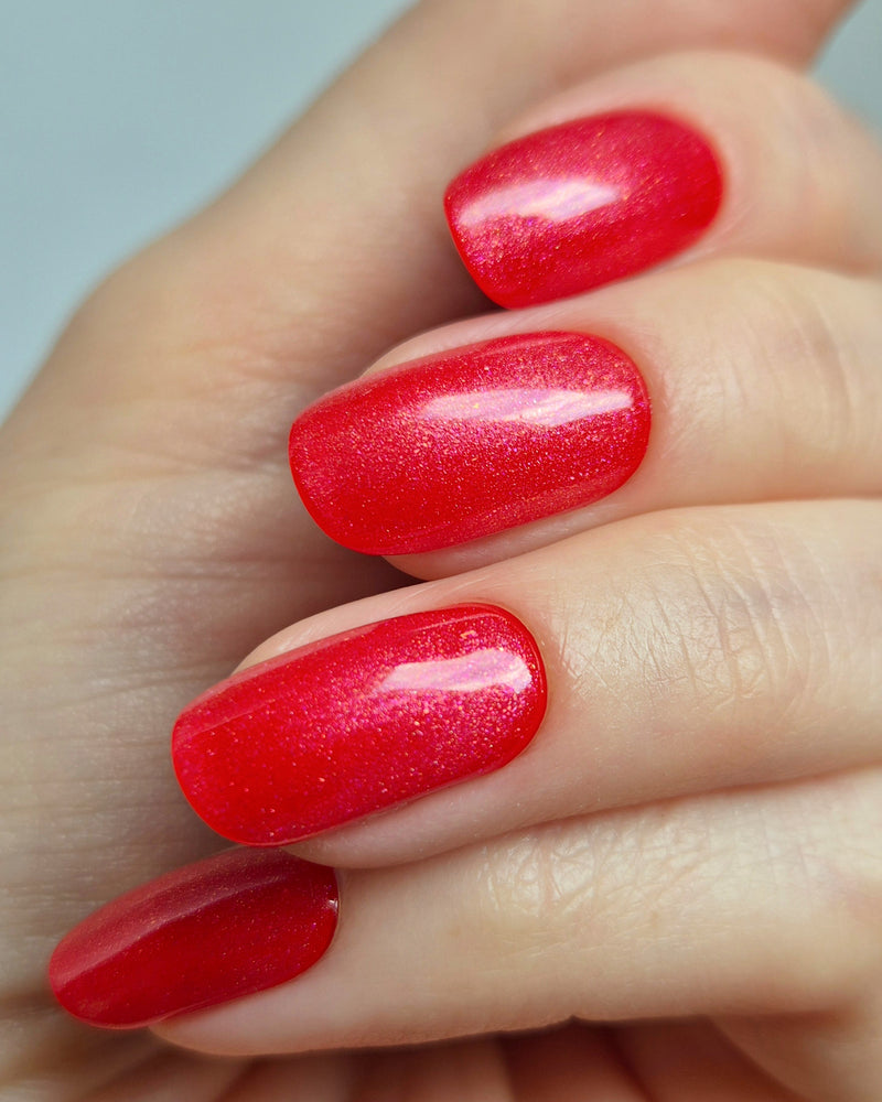 Sheesh Nails – Glitter & Grit Top Coat – glänzender Überlack mit feinen Glitzerpartikeln für extra Strahlkraft und langanhaltenden Schutz. Verleiht jeder Maniküre ein schimmerndes Finish und versiegelt Sheesh Nails Nagelfolien dauerhaft. Ideal für funkelnde Nail-Looks, Partys und besondere Anlässe.