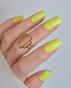 Sheesh Nails – Neon Nights – leuchtend gelbe Nagelfolien mit intensivem Glanz und perfekter Passform, auffälliger Look für selbstbewusste Maniküren. Strahlendes Neon-Design für trendige Sommernägel und moderne Nailart.