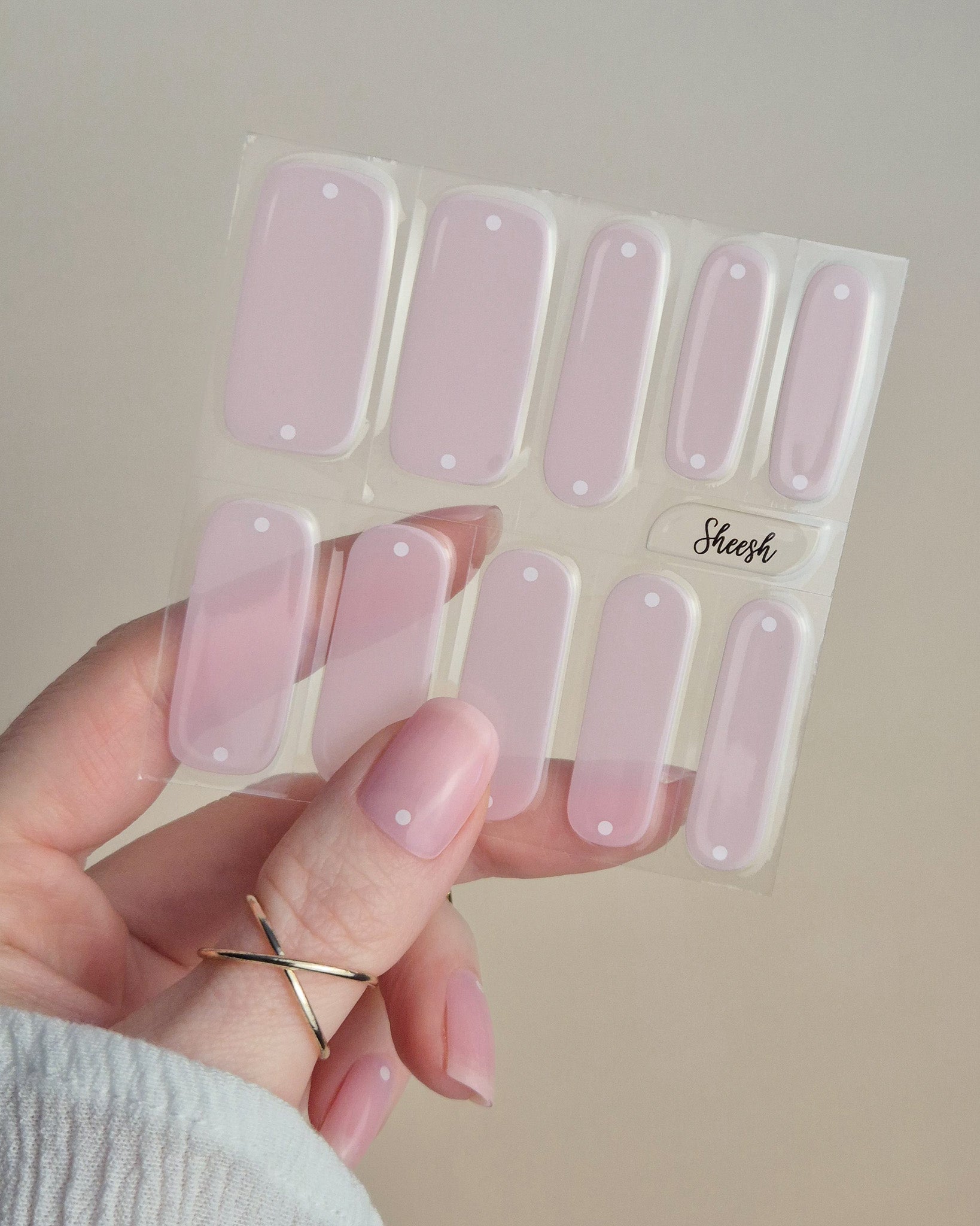White Dots – UV-Nagelfolien in zartem Rosé mit Punk
