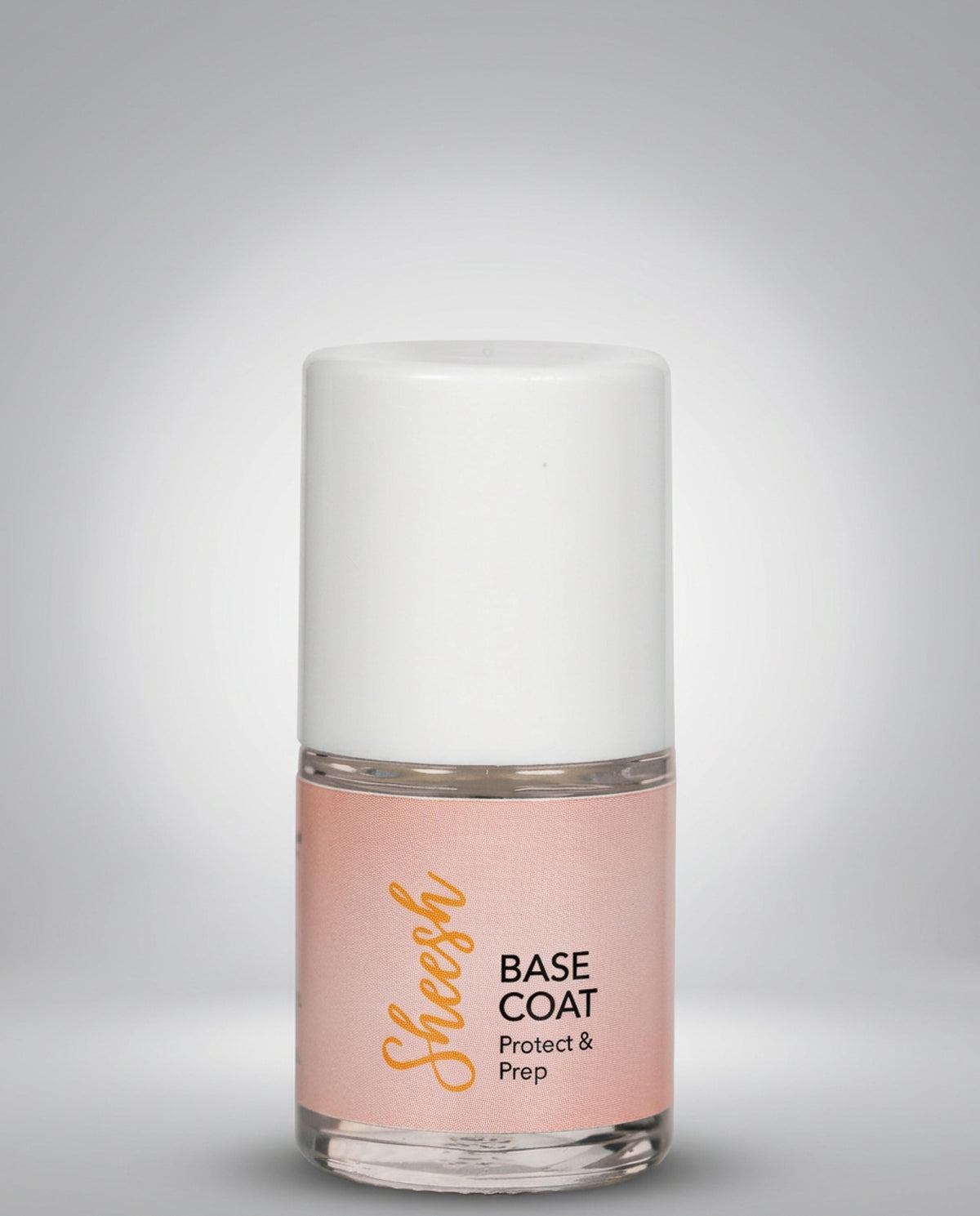 SHEESH Nails – Base Coat, Bild 01: Protect & Prep in roséfarbener Flasche vor hellem Studiohintergrund.