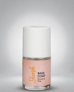 SHEESH Nails – Base Coat, Bild 01: Protect & Prep in roséfarbener Flasche vor hellem Studiohintergrund.