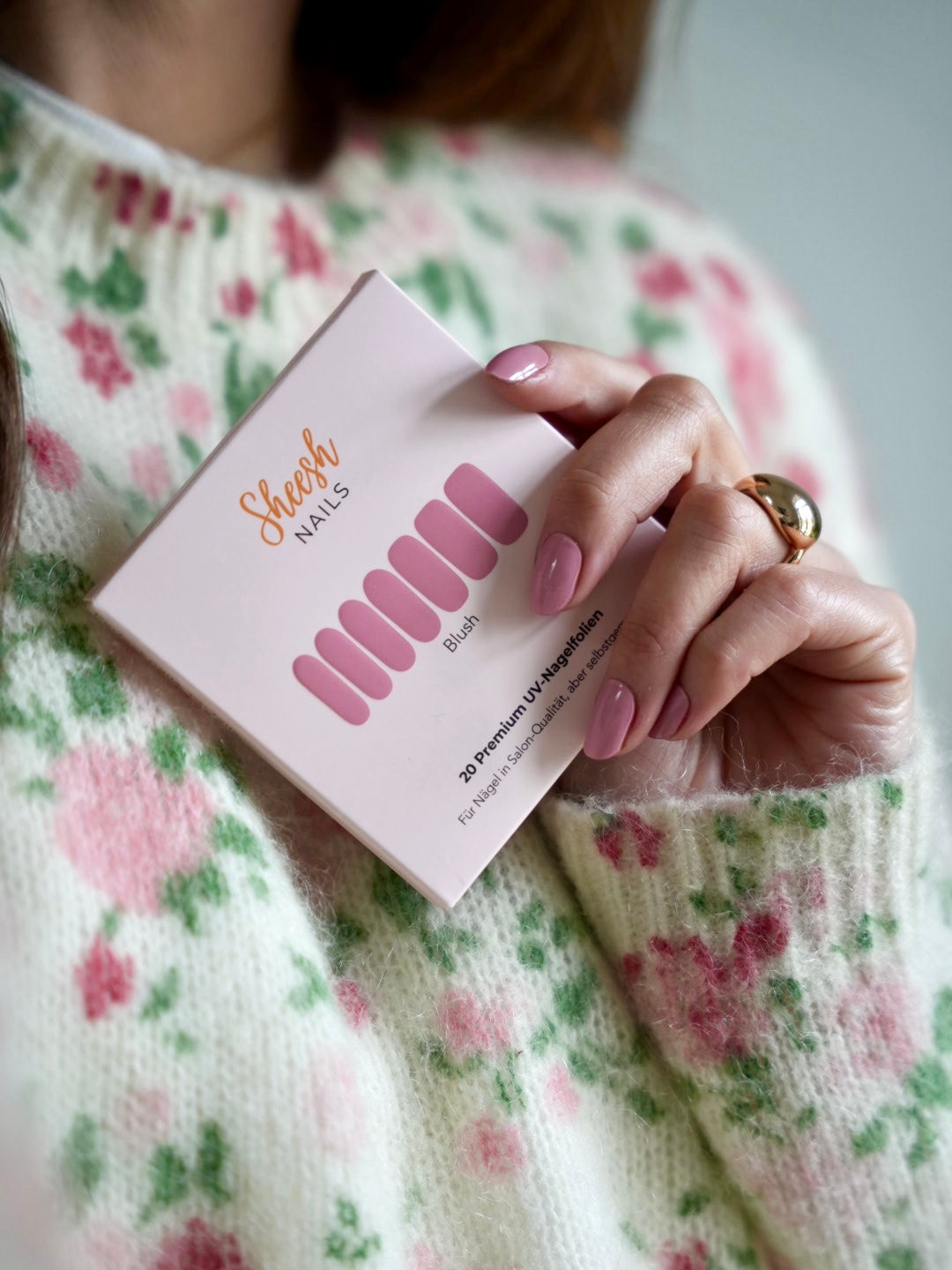 SHEESH Nails – Blush – UV-Nagelfolien in elegantem Altrosa, Bild 04: Produktansicht.