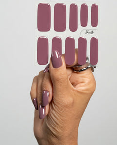 SHEESH Nails – Daydream – UV-Nagelfolien in zartem Mauve-Lila, Bild 01: Produktansicht.
